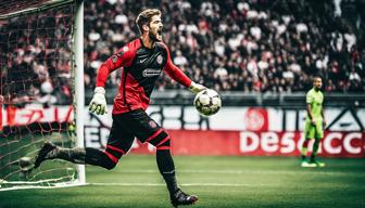 Eintracht-Sportdirektor Hardung betont: Trapp ist unsere ganz klare Nummer eins im Tor