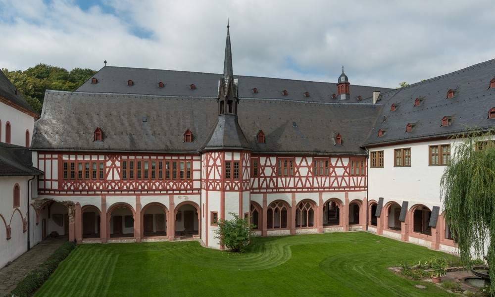 Eltville lädt zum Neujahrsempfang ins Kloster Eberbach unter dem Motto Zusammen erreichen wir mehr