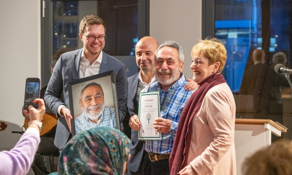Fotos und Biografien erinnern an die erste türkische Generation in Hanau Fotos und Biografien erinnern an die erste türkische Generation in Hanau