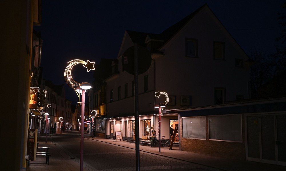Großauheim bekommt neue Weihnachtsbeleuchtung mit Bundesmitteln Großauheim bekommt neue Weihnachtsbeleuchtung mit Bundesmitteln