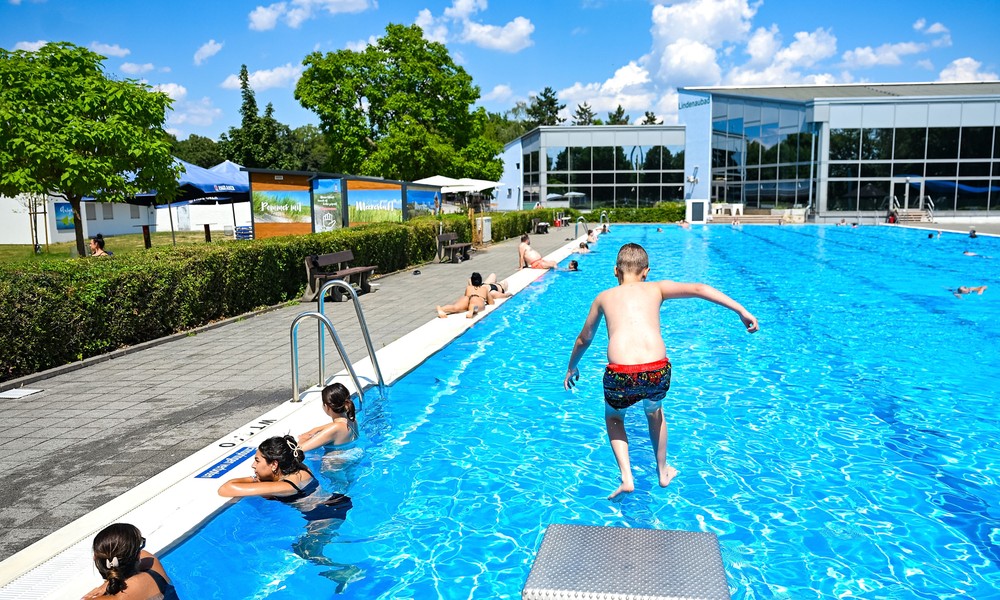 Hanau: Lindenau-Bad nimmt regulären Betrieb wieder auf und bietet vier Frühschwimmzeiten Hanau: Lindenau-Bad nimmt regulären Betrieb wieder auf und bietet vier Frühschwimmzeiten