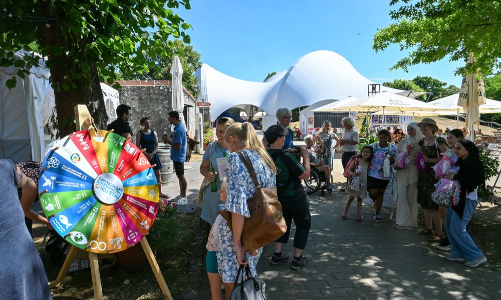 Hanau startet die Sommersaison mit Gartenfest, Festspielen und Open Air Konzerten Hanau startet die Sommersaison mit Gartenfest, Festspielen und Open Air Konzerten