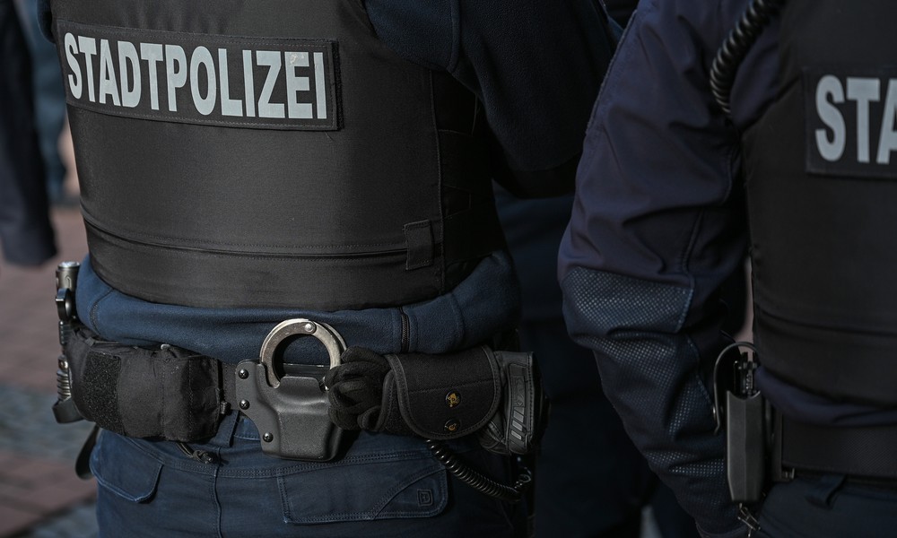 Hanau verschärft Innenstadtkontrollen: Poller und Bußgelder sollen Müll und illegales Befahren verringern