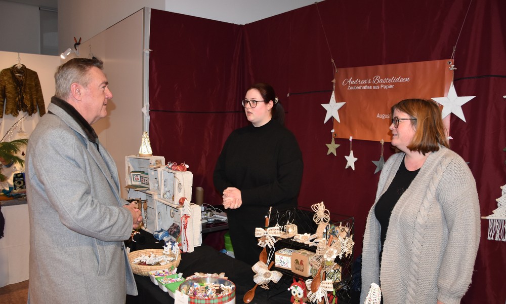 Handgefertigte Unikate und wechselnde Stände im Neustädter Rathaus