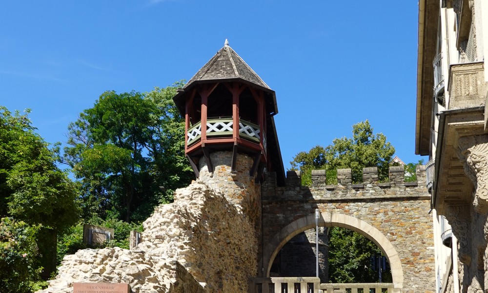 Heidenmauer in Wiesbaden: Vortrag untersucht Funktion zwischen Wehr und Wasserversorgung