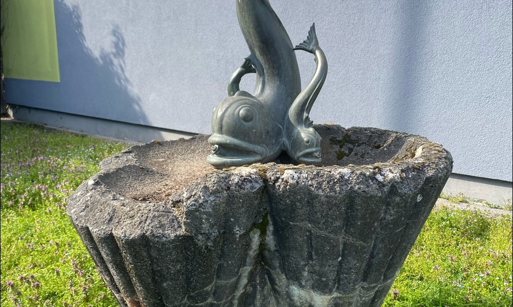 Historischer Trinkbrunnen aus den 1950er Jahren in Hanau wiederaufgestellt - Künstler unbekannt