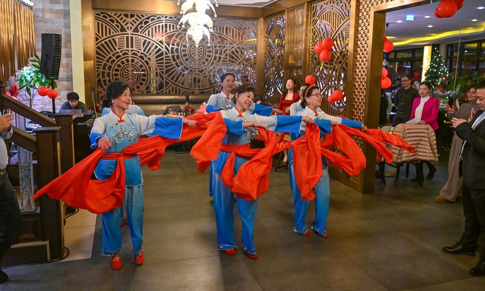 Jubiläum im Asia Palast: 6000 Euro an drei soziale Initiativen in Hanau Jubiläum im Asia Palast: 6000 Euro an drei soziale Initiativen in Hanau