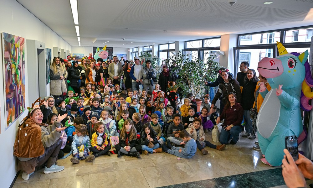 Kinder der Kita Sandeldamm feiern Fastnacht im Neustädter Rathaus Kinder der Kita Sandeldamm feiern Fastnacht im Neustädter Rathaus