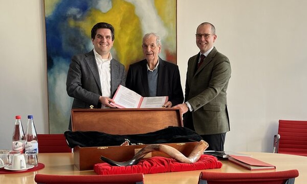 Manfred Beilharz übergibt seinen künstlerischen Vorlass an das Stadtarchiv Wiesbaden