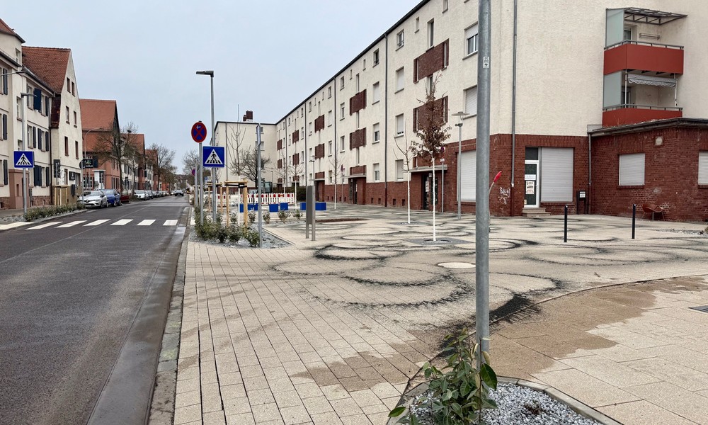 Neuer Quartiersplatz in Hanau Freigerichtviertel eröffnet und mit moderner Beleuchtung ergänzt