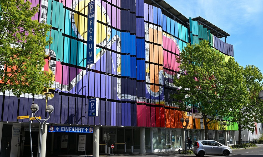 Parkhaus Am Forum in Hanau auf schrankenloses System umgestellt: Kennzeichen ersetzt Ticket Parkhaus Am Forum in Hanau auf schrankenloses System umgestellt: Kennzeichen ersetzt Ticket