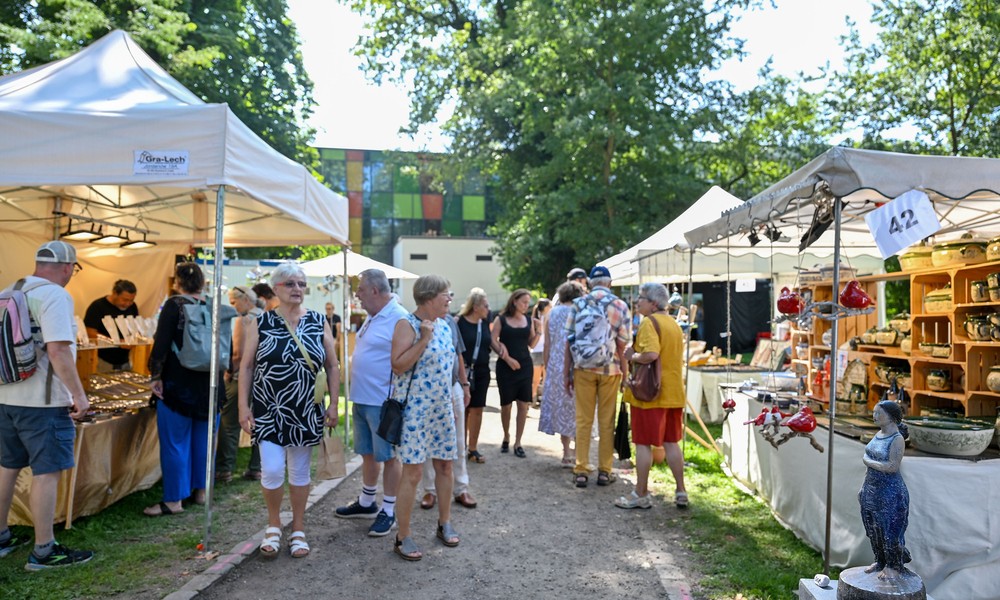 Schlossgarten Hanau wird vier Tage Treffpunkt für Wein, Musik und Handwerk
