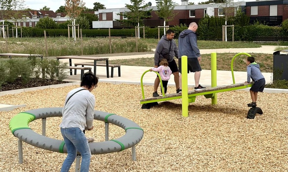 Spielplatz in Bierstadt-Nord eröffnet mit inklusiven Spielangeboten und umfangreichem Schattenkonzept Spielplatz in Bierstadt-Nord eröffnet mit inklusiven Spielangeboten und umfangreichem Schattenkonzept