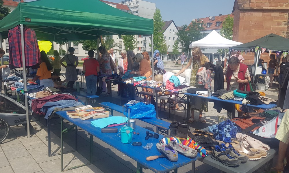 Tauschmarkt in Hanau: Kleidung, Pflanzen und Infostände auf dem Kirchplatz am 13. Juni Tauschmarkt in Hanau: Kleidung, Pflanzen und Infostände auf dem Kirchplatz am 13. Juni