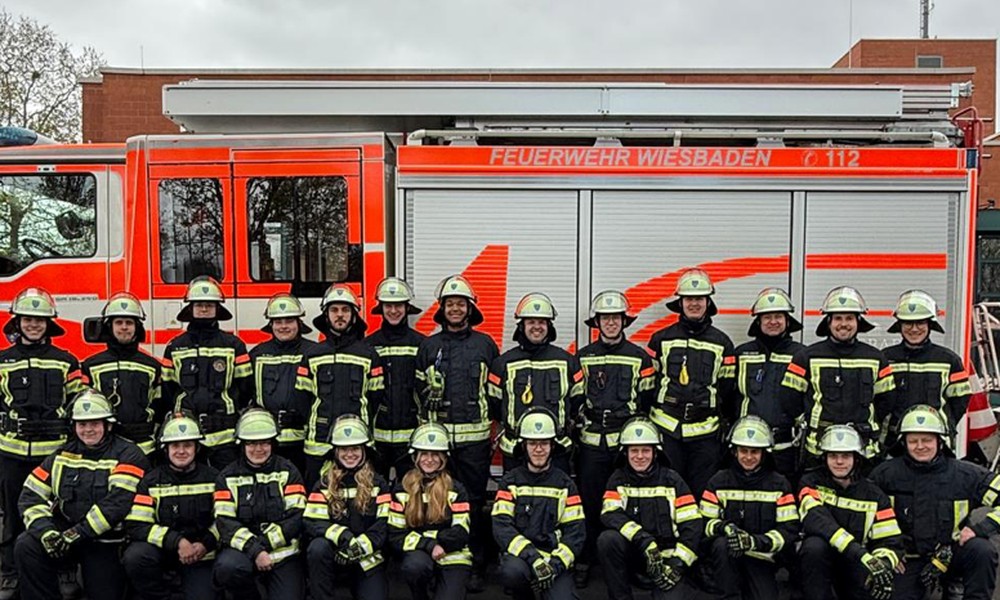 Wiedereinstieg nach Personalmangel: 23 Feuerwehrleute in Wiesbaden grundausgebildet