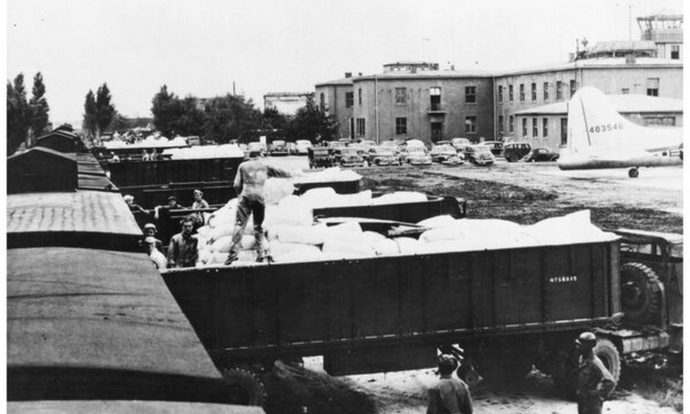 Wiesbadener Archivfoto der Luftbrücke wird in neu gestalteter Bonner Dauerausstellung gezeigt